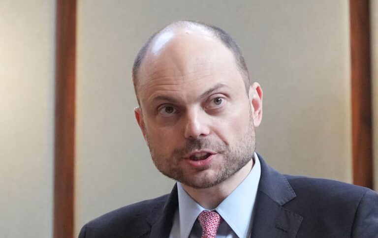 Мирні переговори – російські опозиціонери таємно ведуть діалог з Україною