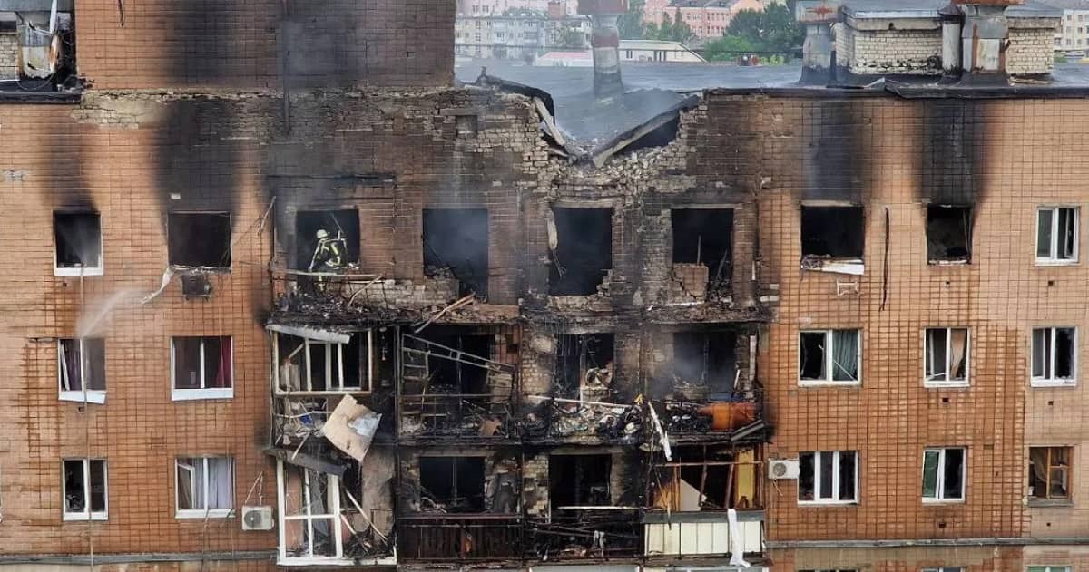 Війна, день 1200: наймасштабніша атака Харкова, загиблі в Луцьку і збитий Су-35