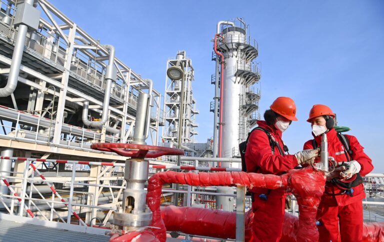 Китай закриє НПЗ Dalian Petrochemical Corp, який переробляє нафту з Росії