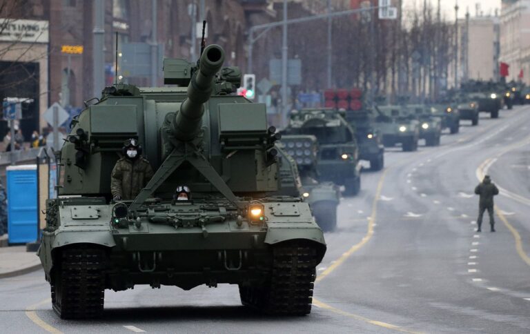 Росія нарощує виробництво зброї: в пріоритеті авіація, танки та БМП