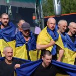 Поранені, але живі: додому з полону повернулися захисники