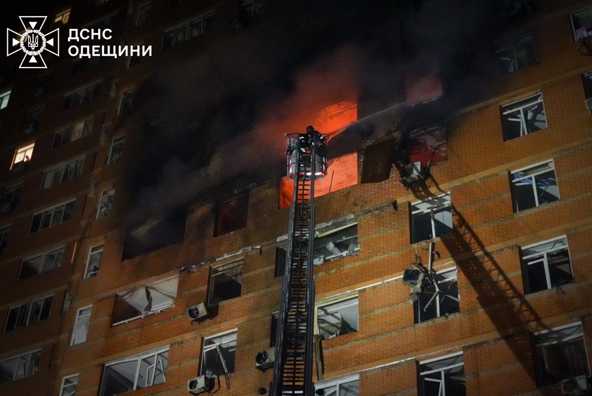 Нічний удар дронами по Одесі: 2 загиблих, 14 постраждалих, серед них діти