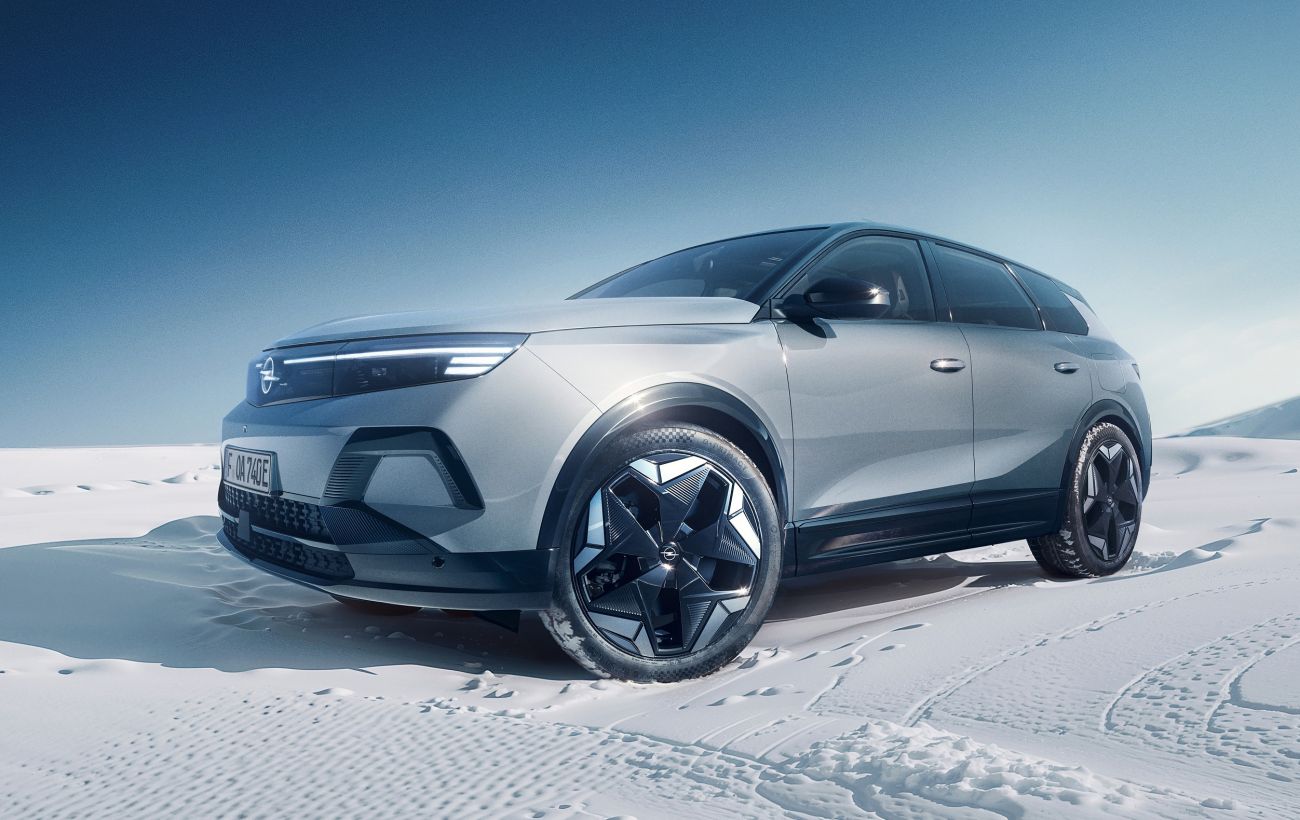 Opel представив свій перший повнопривідний електромобіль