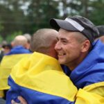 Балта зустрічає воїнів, які повернулися з полону