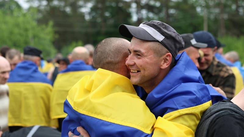 Балта зустрічає воїнів, які повернулися з полону