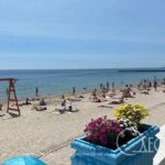 Перший день літа в Одесі: пляжі, сонце, фата-моргана та трохи війни – фоторепортаж з Великого Фонтану