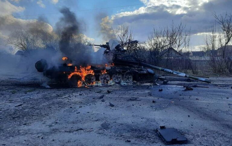 ЗСУ вразили локомотив із колоною ворожої техніки, було 13 танків