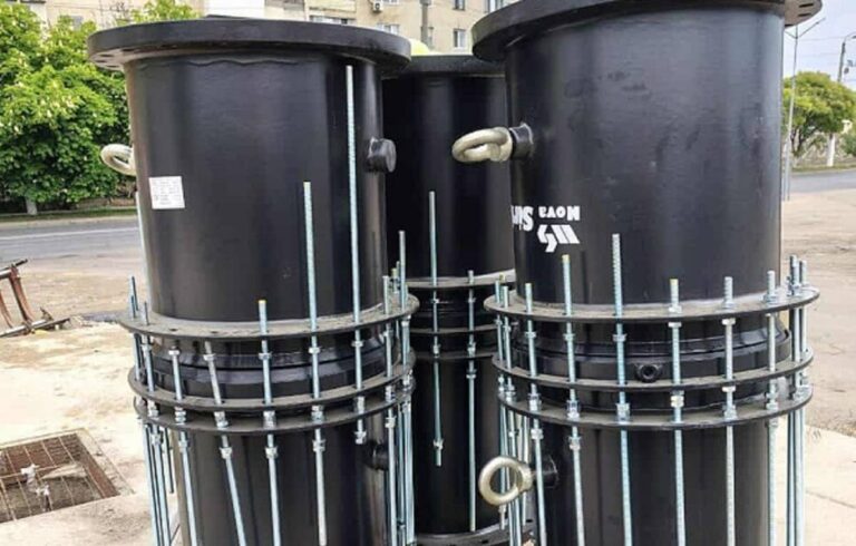 Вода під захистом: в Одесі водопровід «одягли» у металеві корсети