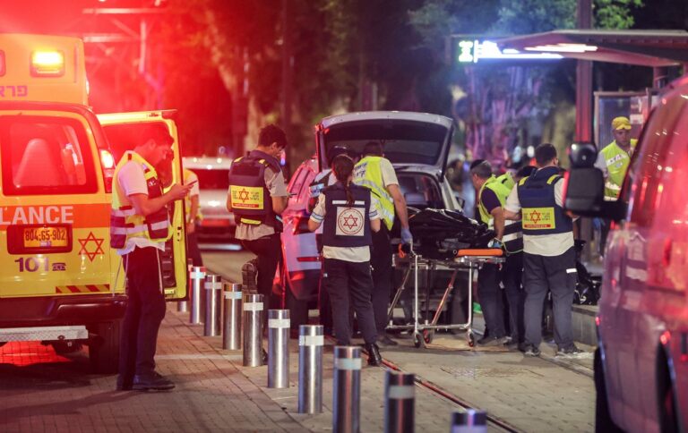 Іран атакував Ізраїль 15 червня – у Хайфі ракета влучила в будівлю