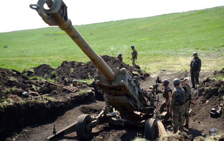 На фронті понад 4500 обстрілів і сотні дронів-камікадзе за добу – Генштаб