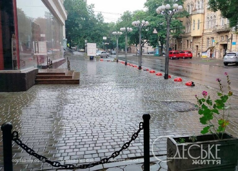 Злива в Одесі: дощ, радість і гіркі спогади