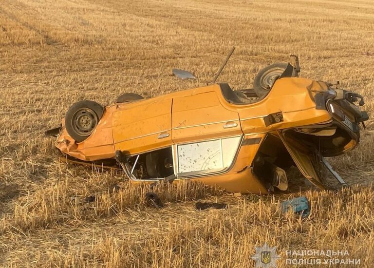 нетверезий водій загинув, пасажир у лікарні