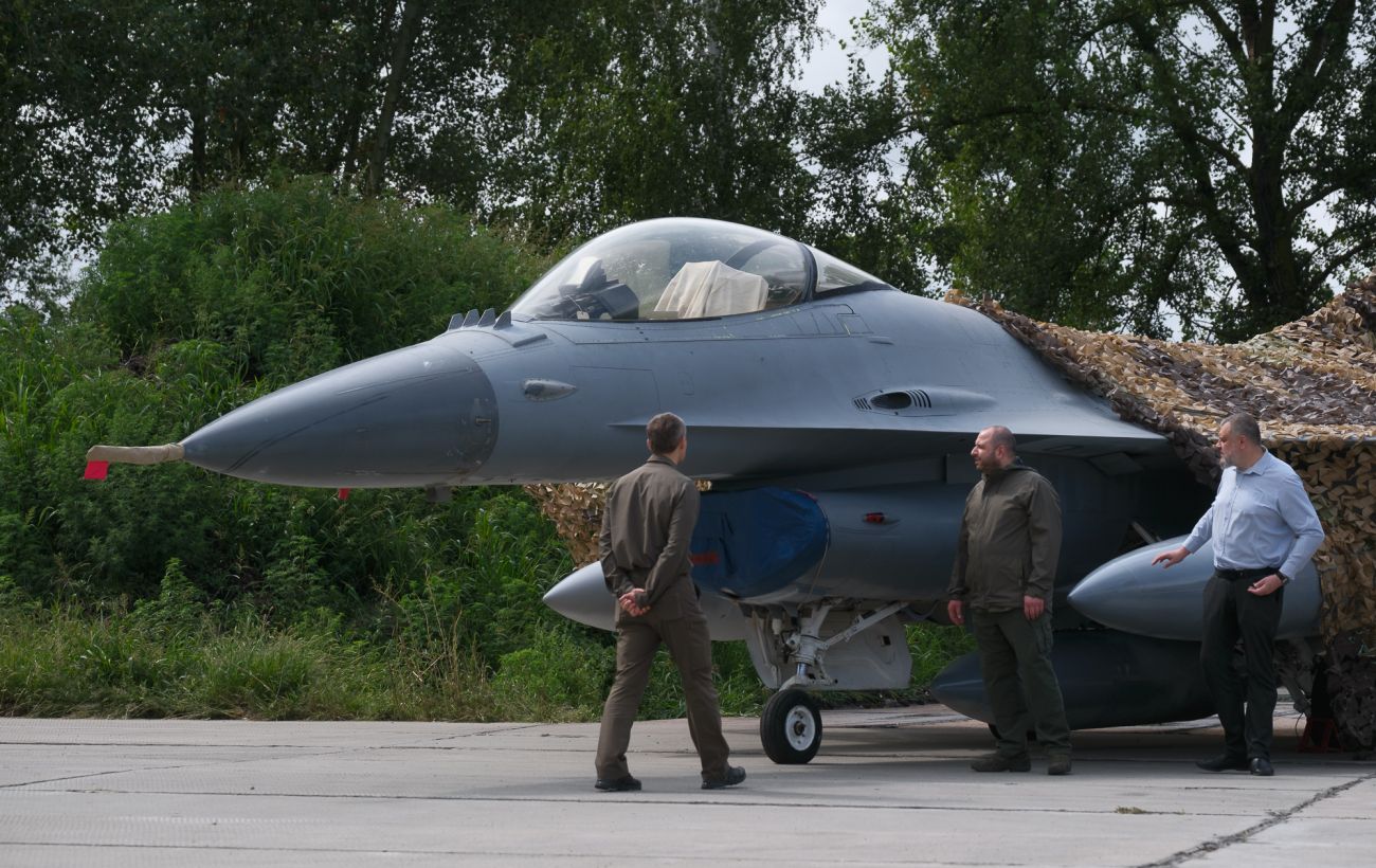 F-16 винищувач – в Міноборони показали мобільні комплекси обслуговування літаків, фото
