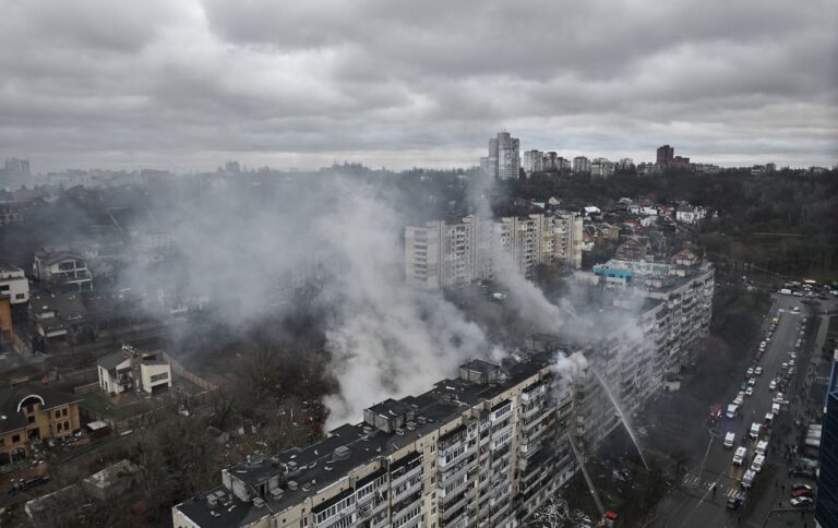 Київ здригається від ударів – столицю атакують ракети
