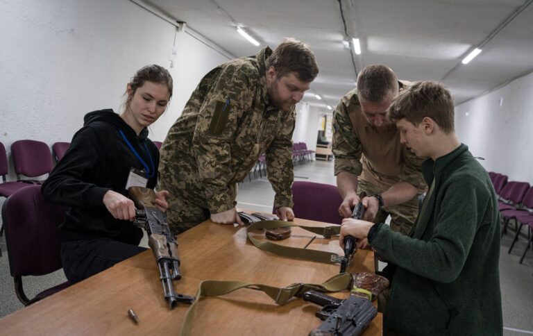 Зеленський підписав законопроект 13276 – медиків чекає військова підготовка