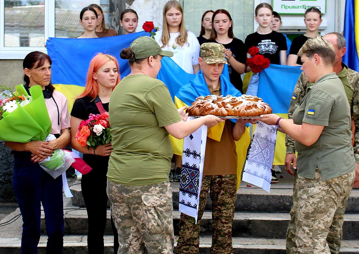 Звільнений з полону нацгвардієць Артем Артюх повернувся на Одещину