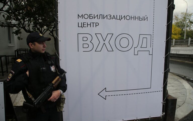 Росіяни у Луганську посилюють примусову мобілізацію