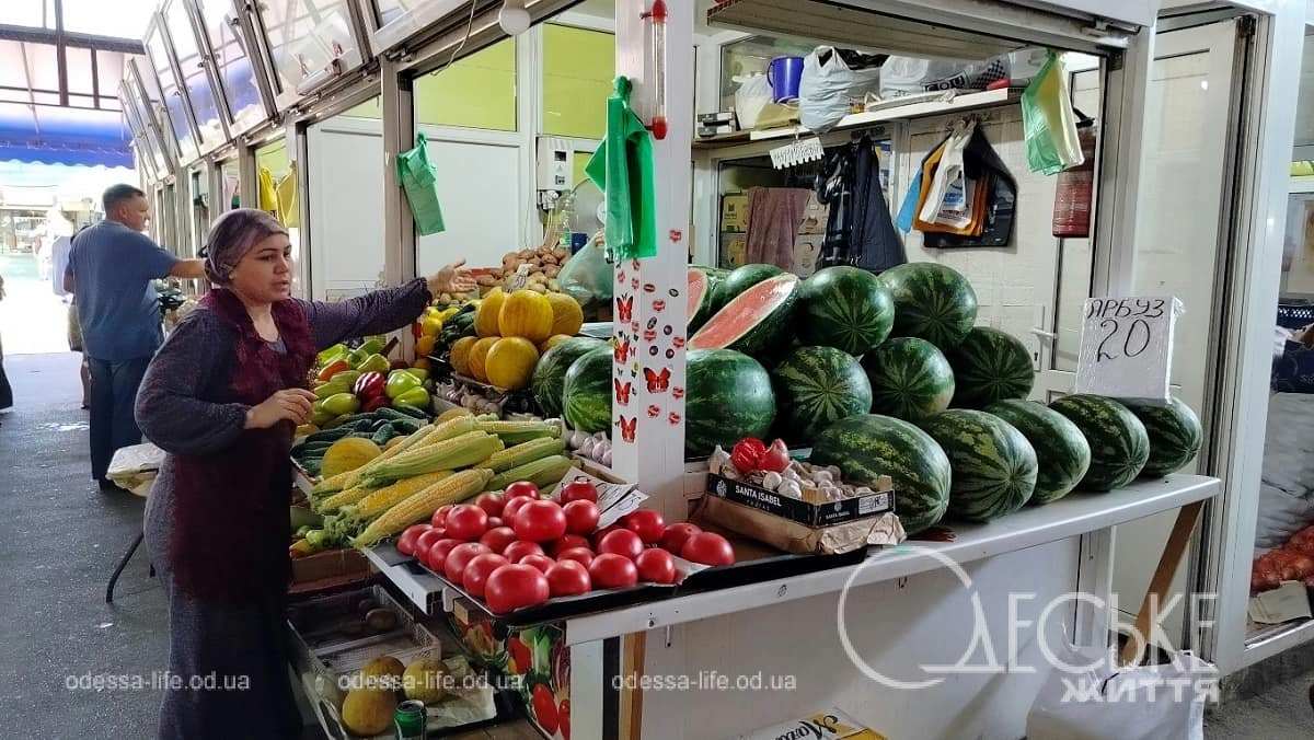 Ціни на Новому базарі: чим співають кавуни у липневій спеці?