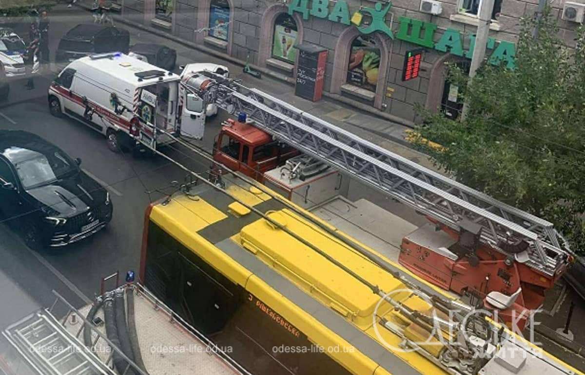 Пожежа в центрі Одеси: врятовано людей та кішку