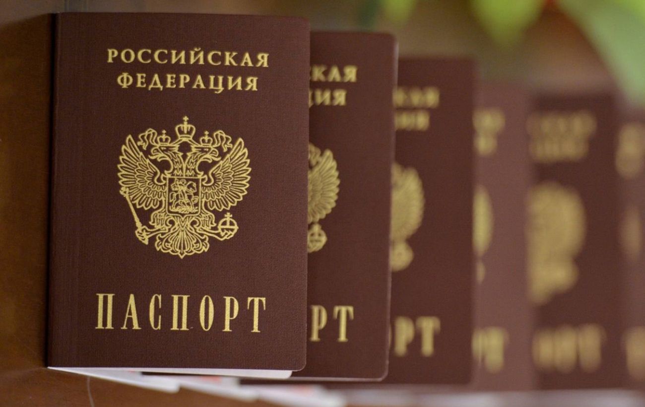 Росіяни не можуть оформити документи через збій