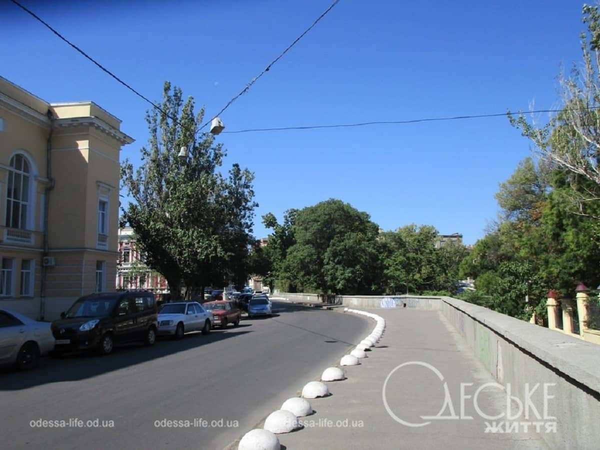 Міст, який обрав філософа: історія перейменування в Одесі