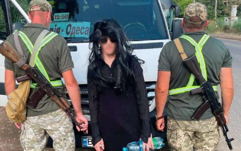 На Одещині чоловік в образі жінки намагався перетнути кордон