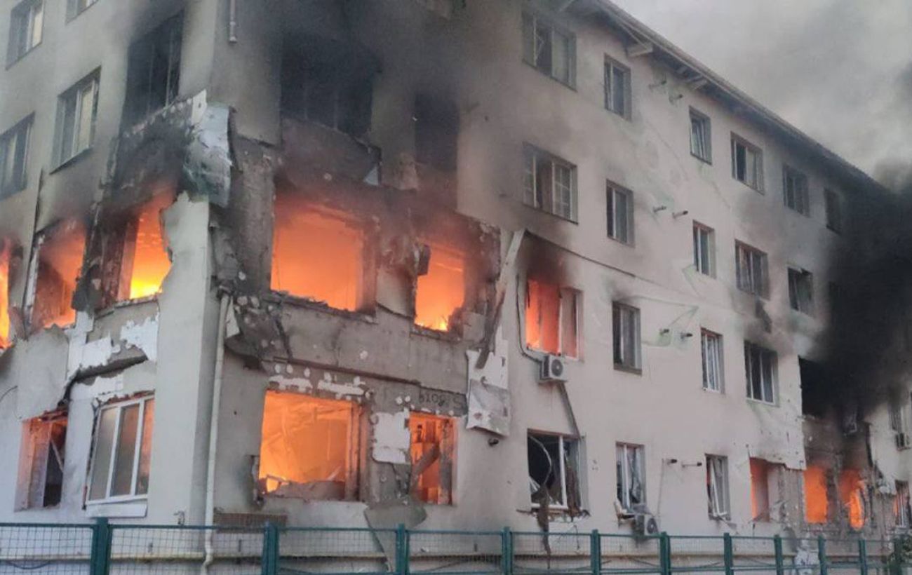 Атака дронів на Харків – у місті пошкоджено будинок, троє загиблих, серед них – дитина