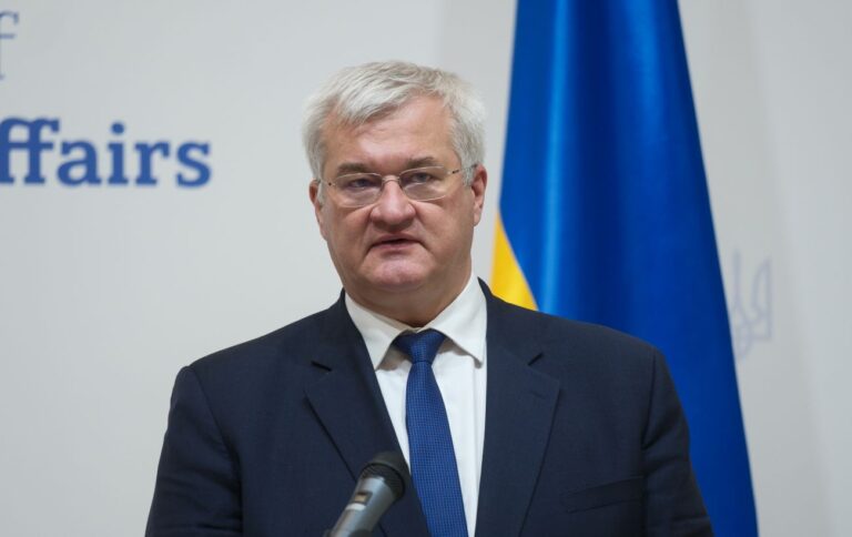 Зустріч Трампа та Путіна – жодні рішення про мир не можуть бути ухвалені без України, – Сибіга