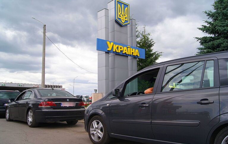 Виїзд чоловіків 18-22 років обмежено – що відомо про відмови на кордоні