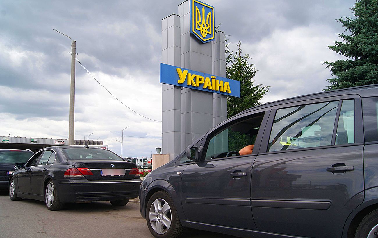 Виїзд чоловіків 18-22 років обмежено – що відомо про відмови на кордоні