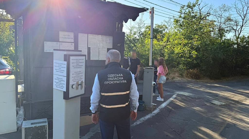 В Одесі розслідують встановлення шлагбаумів біля узбережжя