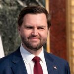 Джей Ді Венс наказав підняти рівень води в річці для своєї сімейної прогулянки