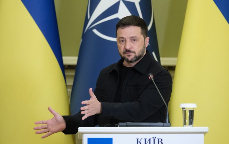 Гарантії безпеки для України – Зеленський запевнив, що переговори йдуть кожен день