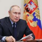 Путін заявив, що Україна має вийти з Донецької області