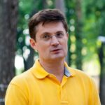 українська пісня має звучати тільки українською