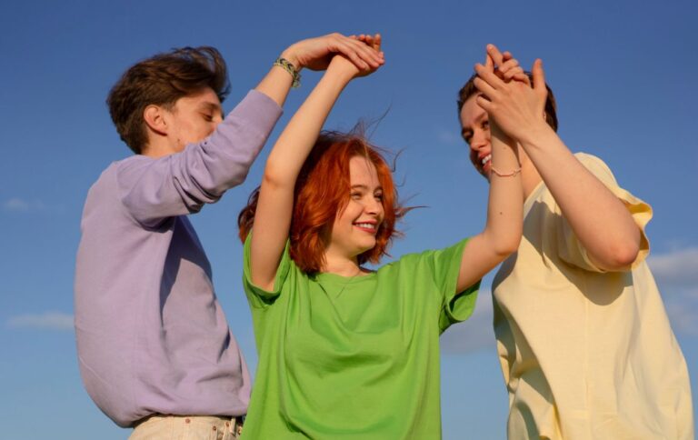 День молоді 2025 в Україні – привітання в прозі і віршах, красиві слова