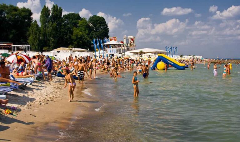 Яка температура морської води сьогодні, 2 серпня 2025 в Одесі