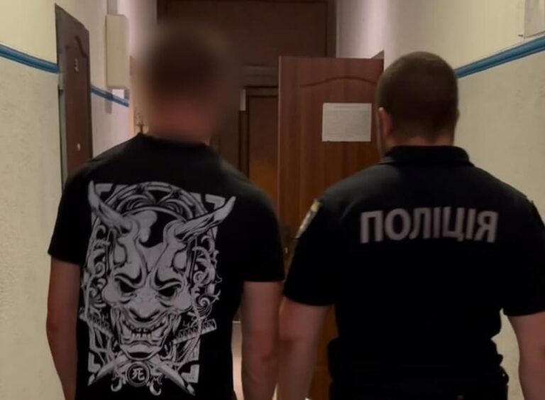 Житель іншої області намагався спалити автомобілі в Одесі
