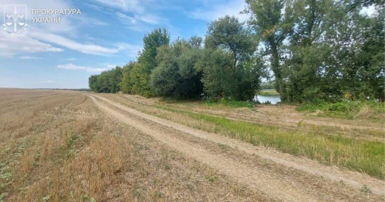 Житель Одесини розорав прибережну зону Південного Бугу