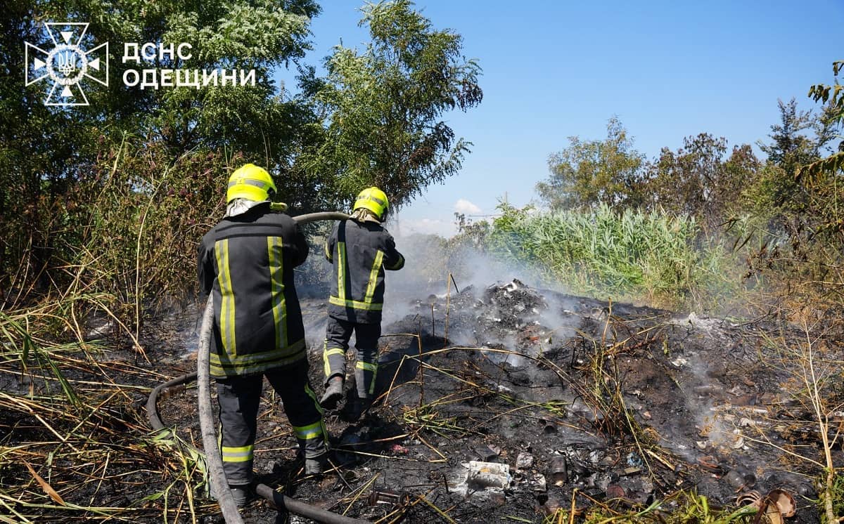 В Одесі гасили масштабну пожежу у Пересипському районі