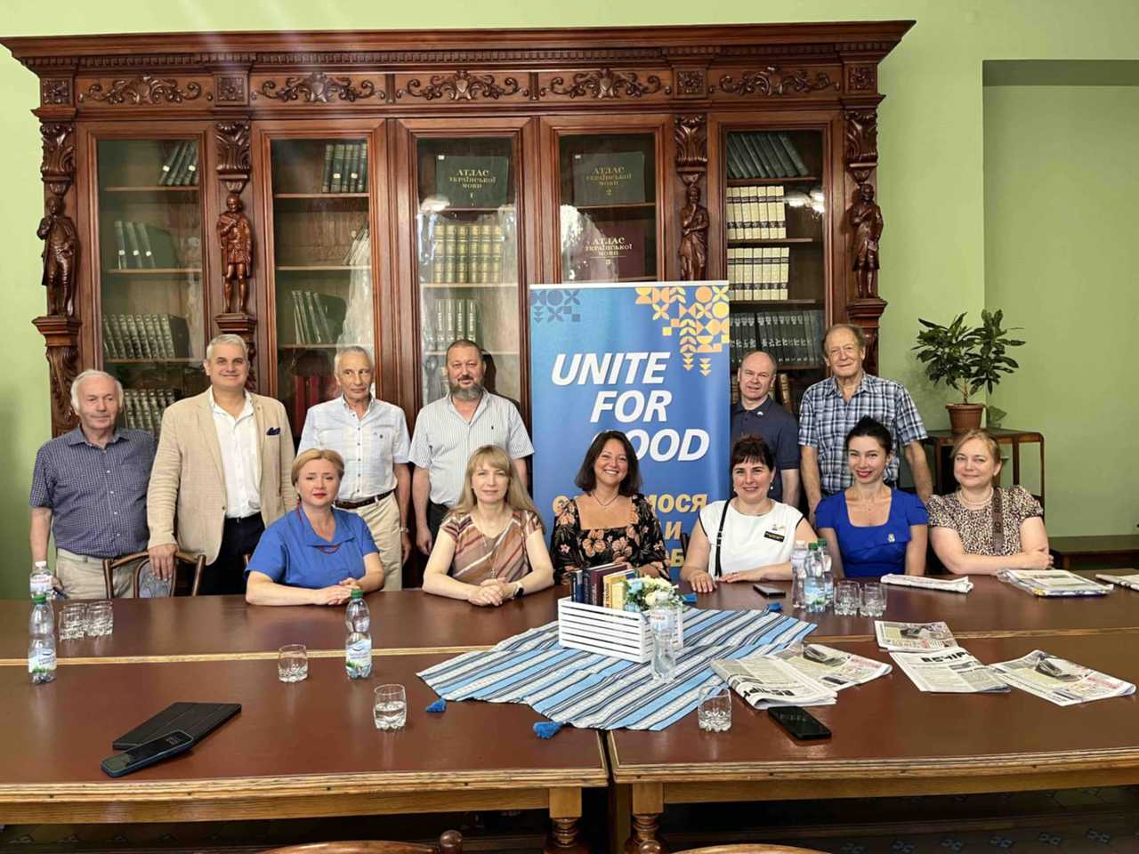 конкурси рецензій, нові книги, культурні зустрічі