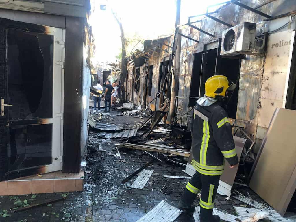 росіяни спалили радіоринок в Одесі