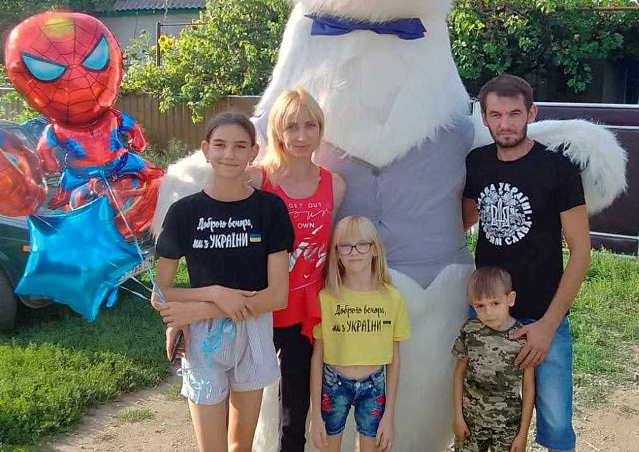 Велика родина Семенюків: переселенці-волонтери на Одещині
