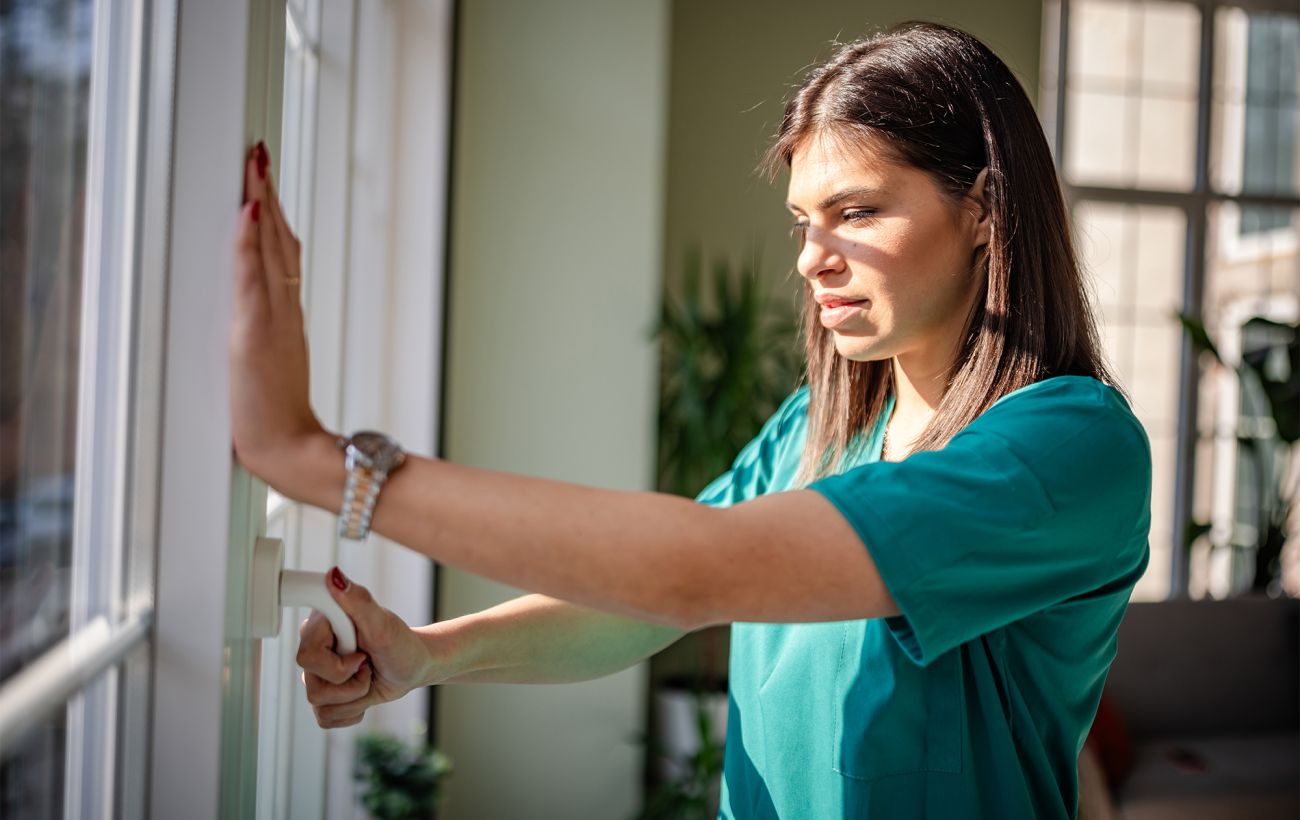 Закривати вікна у квартирі закликали українців через міграцію кажанів – що відомо, фото