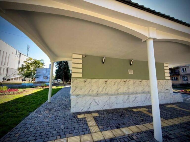 В Одесі запустили інноваційний бюветний комплекс з автономним генератором – ФОТО