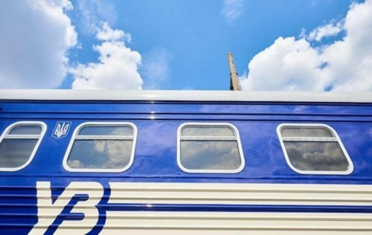 Потяг Одеса–Ясіня змінює маршрут: тепер лише до Чернівців.