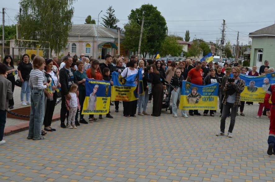 У Одеській області з’явилася “Алея надії” з портретами зниклих і полонених воїнів – ФОТО