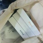 В Одесі митники конфіскували 22 нових iPhone 17, виявлених у рейсовому автобусі.