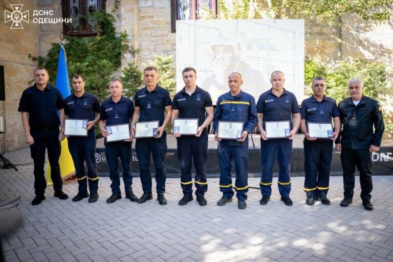 Понад 400 одеських рятувальників удостоєні державних нагород – фото
