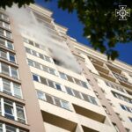 У Одесі рятувальники здійснили героїчну евакуацію дитини і батьків з задимленого житла – ФОТО